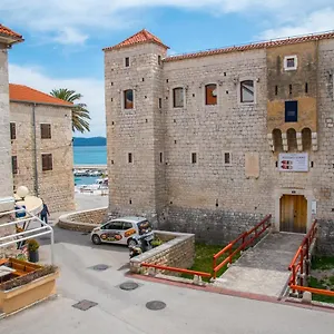 Vila Heritage Vitturi Sea View Kaštela