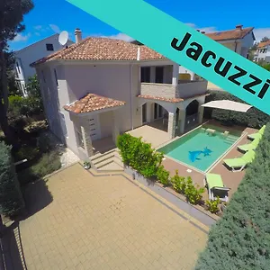 Krk-4 Bedrooms, 4 Bathrooms With Heated Pool And Jacuzzi, 150m From The Sea Villa